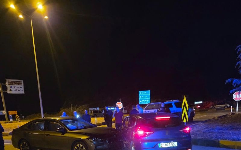 Antalya’da trafik kazası: 2’si Norveç vatandaşı 3 yaralı
