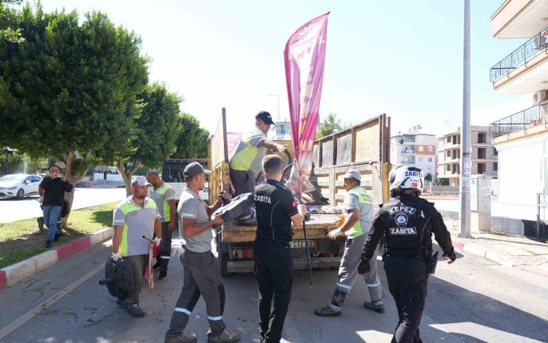 Antalya’da yol ve kaldırım işgallerine müdahale
