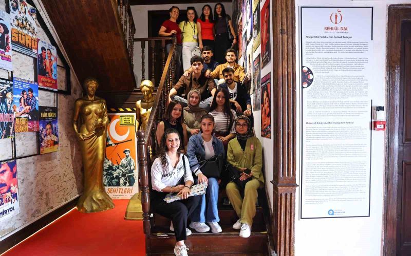 Üniversite öğrencileri Antalya’nın tarihi ve kültürel zenginliklerini keşfettiler
