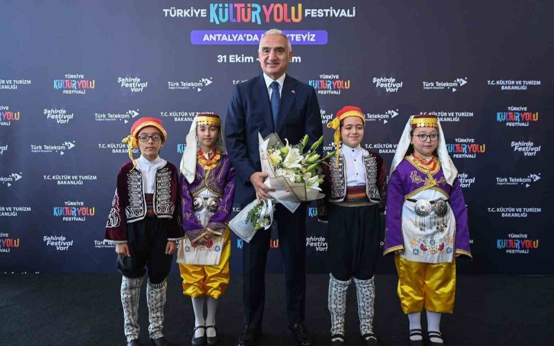Antalya’da Kültür Yolu heyecanı başladı: Bakan Ersoy 440’tan fazla etkinliğin açılışını yaptı
