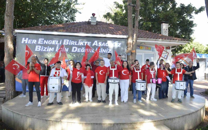 Özel bireylerden Cumhuriyet coşkusu
