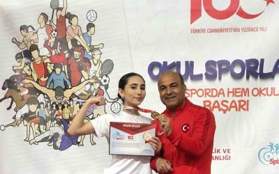 İlknur Su, Genç kadınlar Türkiye Bilek Güreşi Şampiyonası’nda kazanan isim oldu
