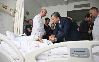 Vali Şahin teleferik kazazedelerini hastanede ziyaret etti
