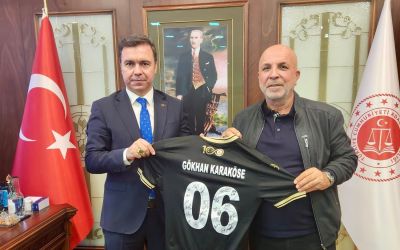 Ankara Cumhuriyet Başsavcısı Karaköse’ye Alanyaspor forması
