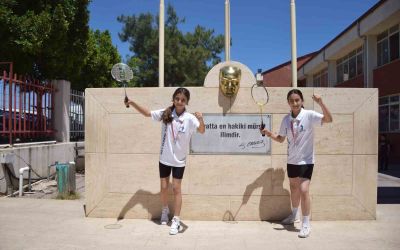 Elif ve Melis Badminton Türkiye Şampiyonası yolcusu
