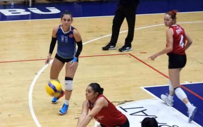 Kepez Belediyespor Kulübü Voleybol Takımı evinde galip
