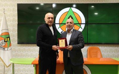 Alanyaspor’da Sami Uğurlu dönemi sona erdi
