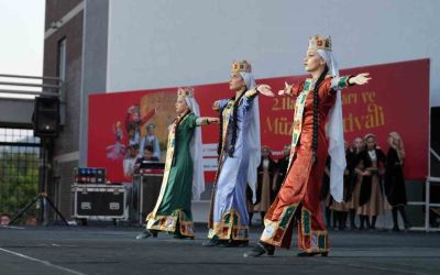 Alanya’da 2’ncisi düzenlenen Uluslararası Halk Dansları ve Müzik Festivali’ne yoğun ilgi
