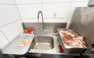 Bozulmuş meze, et ve et ürünleri kullanan restoran mühürlendi
