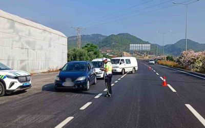Antalya’da 2 haftada 33 bini aşkın sürücüye ceza kesildi

