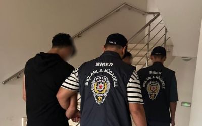 Antalya’da nitelikli dolandırıcılık ve bahis suçlarına operasyonu: 5 tutuklama

