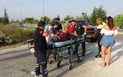 Motosiklet ile hafif ticari araç çarpıştı: 1 yaralı
