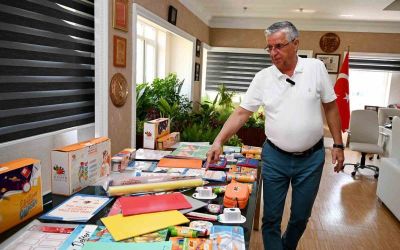 Kemer Belediyesi’nden 6 bin 500 öğrenciye ücretsiz kırtasiye malzemesi
