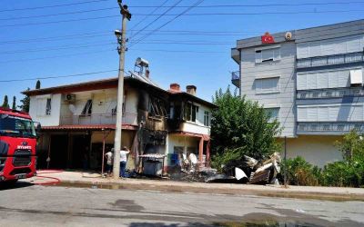 Soğuk hava deposunda korkutan yangın
