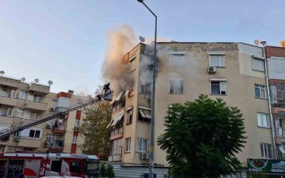 Antalya’da 5 katlı binada korkutan yangın
