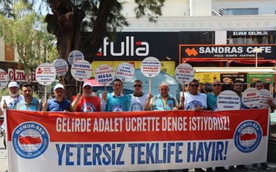 Memur Sen Antalya’da çadır kurup eylem yaptı
