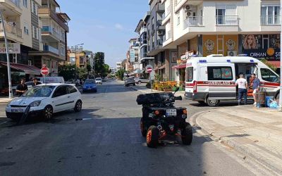 Manavgat’ta otomobilin çarptığı ATV sürücüsü yaralandı
