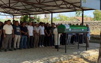 Felçli kocasını tıraş ederken görüntülenmişti, acı haber geldi

