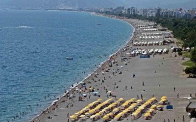 Okullar açıldı, dünyaca ünlü sahildeki yoğunluk yarı yarıya düştü
