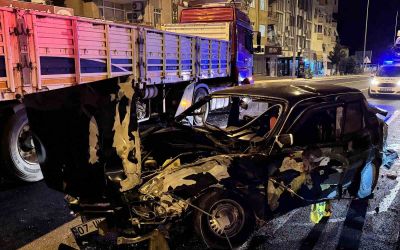 Antalya’da tırla otomobil çarpıştı: 1 ağır yaralı

