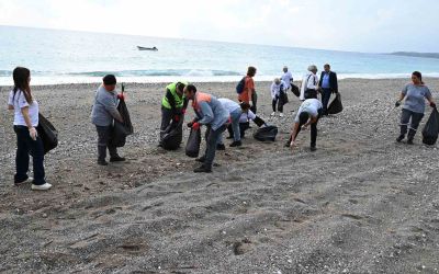 Çamyuva Sahili’nde temizlik
