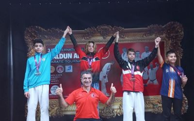 Kemer Belediyesi Karate Takımı’ndan 9 madalya

