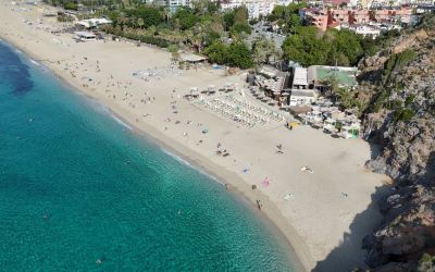 Rize’nin yaylalarında kar Alanya’da güneş
