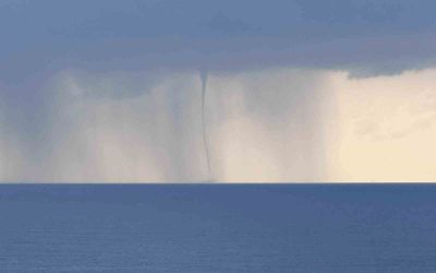 Antalya’da ardı ardına çıkan hortumlar kamerada
