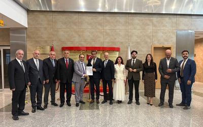 İYİ Parti İl Başkanı Ali Adnan Kaya mazbatasını aldı