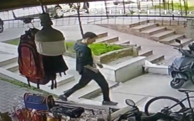 Apartmana eli boş girdi, dışarıya altında akrobasi bisikleti ve çantayla çıktı
