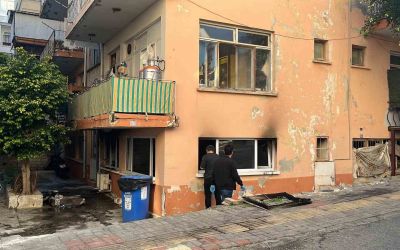 Alanya’da apartmanın giriş katında çıkan yangın korkuttu
