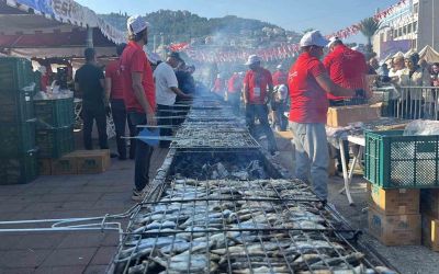Alanya’da geleneksel hamsi festivali başladı 7 ton hamsi ücretsiz dağıtılacak
