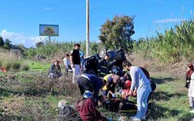 Otomobil şarampole yuvarlandı: 3 yaralı
