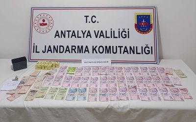 Antalya’da mahalle muhtarı kumar oynatırken yakalandı