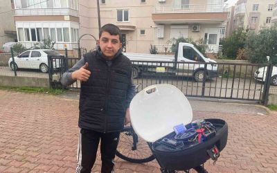 16 yaşındaki özel çocuk Bayram Efe müzik sevgisini bisikletine taşıdı
