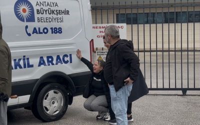 Dereye düşen araçtaki kadının cenazesi teslim alınırken 