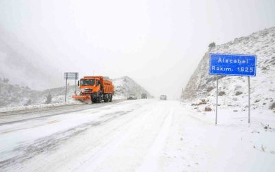 Antalya’ya kar yağışı aralıklarla devam ediyor
