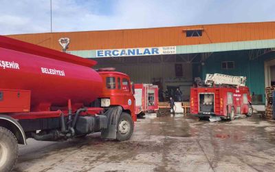 Soğuk hava  deposundaki yangın paniğe neden oldu
