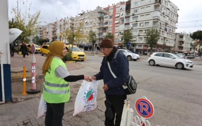 Dokumapark’tan toplanan portakallar vatandaşlarla paylaşıldı

