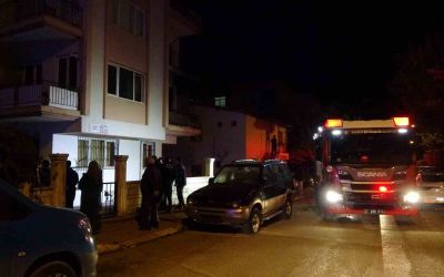 Dairede çıkan yangında 3’ü çocuk 4 kişi dumandan etkilendi
