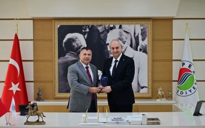 Kepez Belediyesi’ne SGK’dan teşekkür plaketi
