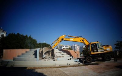 Konyaaltı’nda parklardaki havuzlar kaldırılıp yeri yeşil alan olacak
