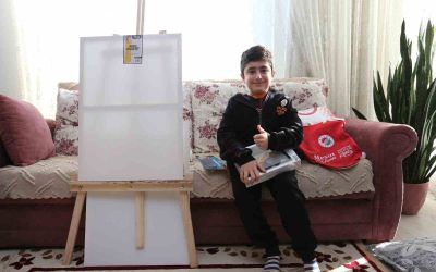 Genç ressamın hayalleri, Engelsiz Sanat Projesi ile renklendi
