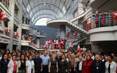 Akdeniz Üniversitesi Hastanesi’nde yeni yıl coşkusu

