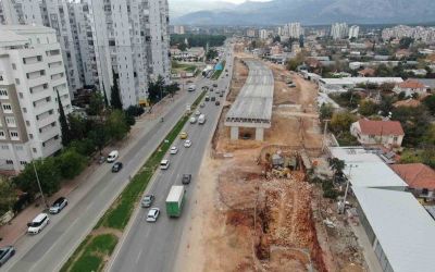 Köprülü kavşak inşaatını durduran pide fırını mahkeme kararıyla yıkıldı
