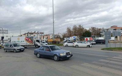 Antalya’da 4 araçlı zincirleme kaza: 1 yaralı
