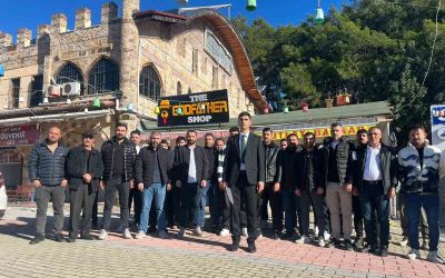 Yol ve kavşak düzenlemesinde ’müşteri kaybı’ endişesi esnafı sokağa döktü
