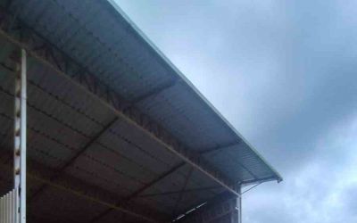 Alanya’da palet atölyesinde yangın büyümeden söndürüldü
