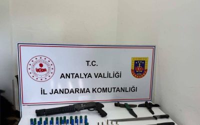 Kepez’de jandarmadan ruhsatsız silah operasyonu
