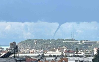 Alanya’da denizde oluşan hortum kamerada
